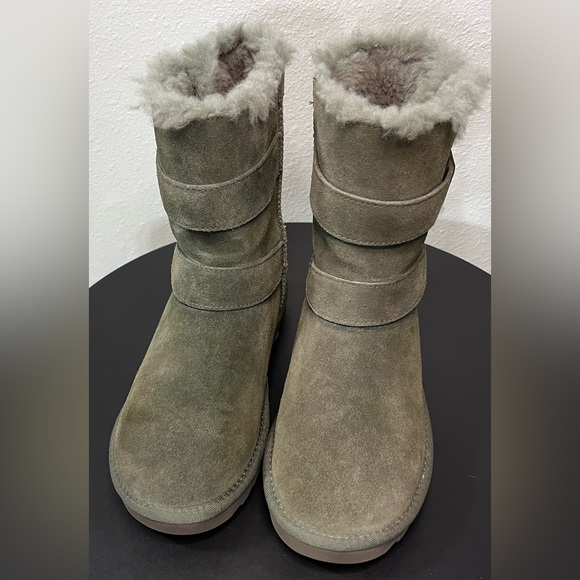 UGG Bailey Graphic Logo Strap Suede Fur Boots Sheepskin Fall Winter Cozy Outdoor - Picture 3 of 12